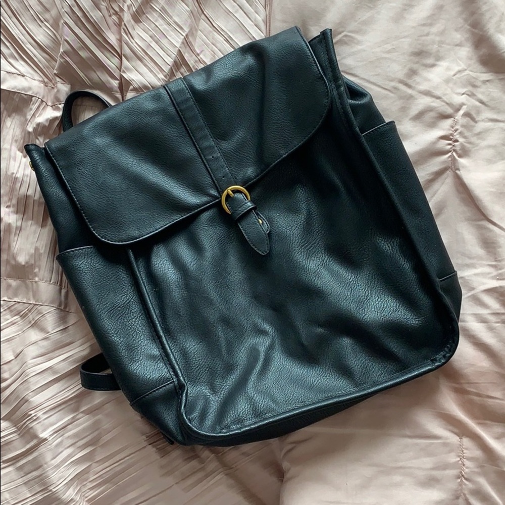 Universal Thread Backpack